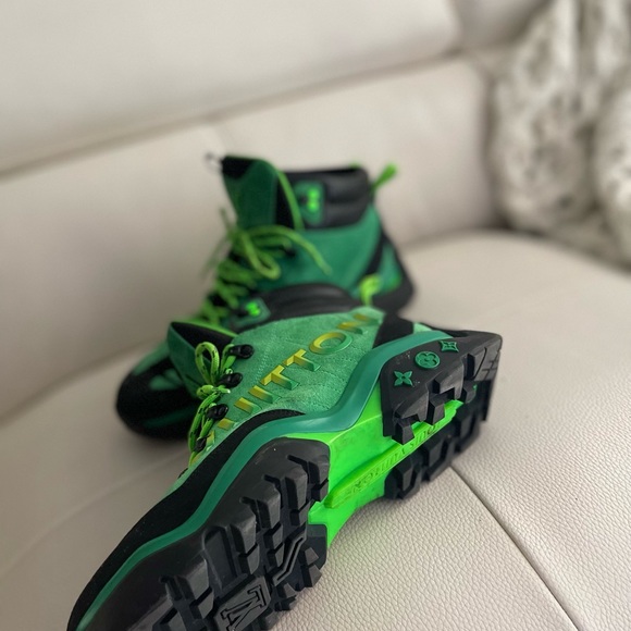 LOUIS VUITTON
2021 Millenium 'Green Black' Hiking Boots - Picture 6 of 9